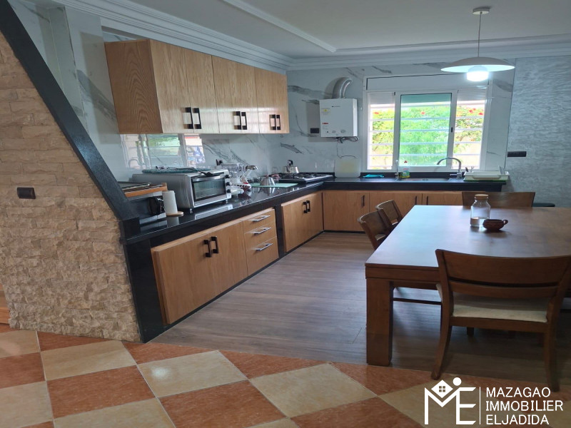 Splendide appartement en rez de chaussée avec coin jardin à louer