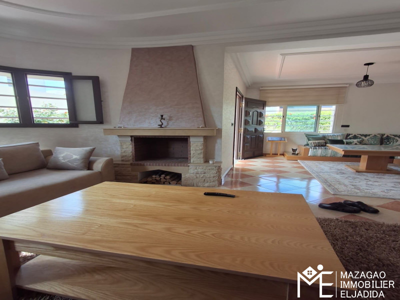 Splendide appartement en rez de chaussée avec coin jardin à louer
