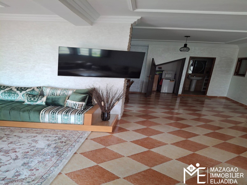 Splendide appartement en rez de chaussée avec coin jardin à louer
