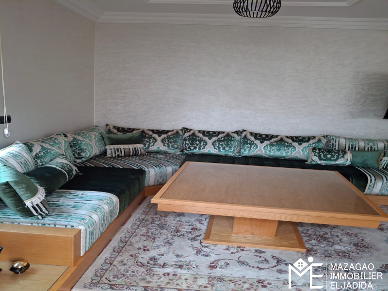 Splendide appartement en rez de chaussée avec coin jardin à louer