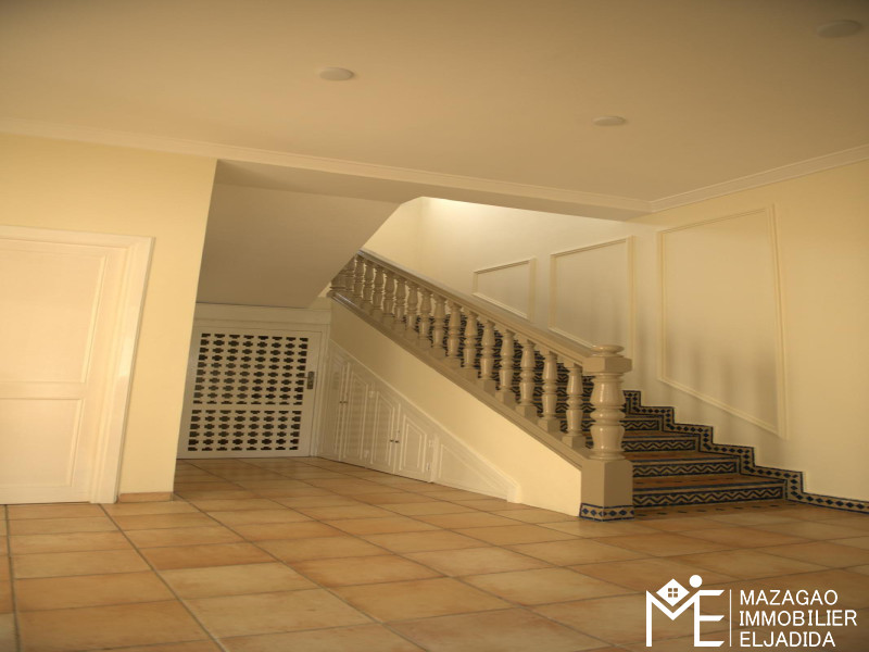 VILLA DE PRESTIGE À LOUER – CADRE EXCLUSIF
