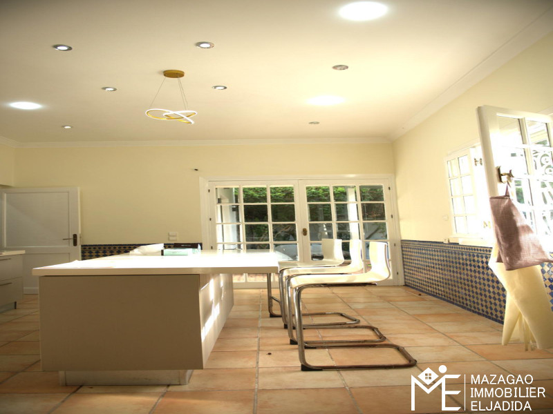 VILLA DE PRESTIGE À LOUER – CADRE EXCLUSIF