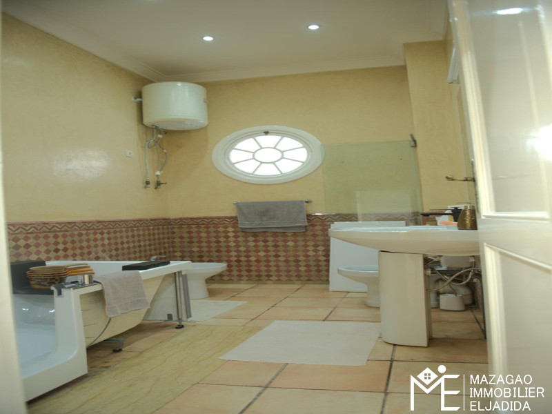 VILLA DE PRESTIGE À LOUER – CADRE EXCLUSIF