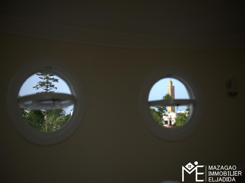 VILLA DE PRESTIGE À LOUER – CADRE EXCLUSIF