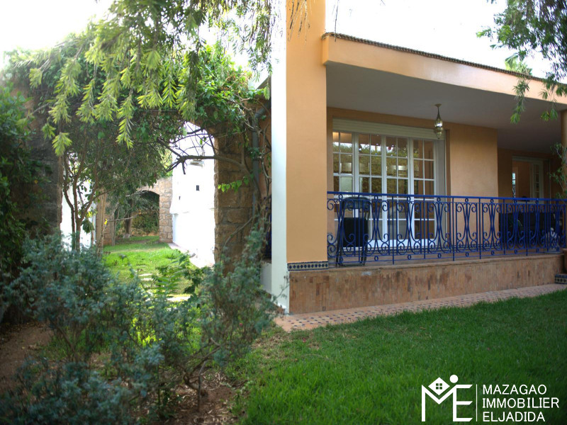 VILLA DE PRESTIGE À LOUER – CADRE EXCLUSIF