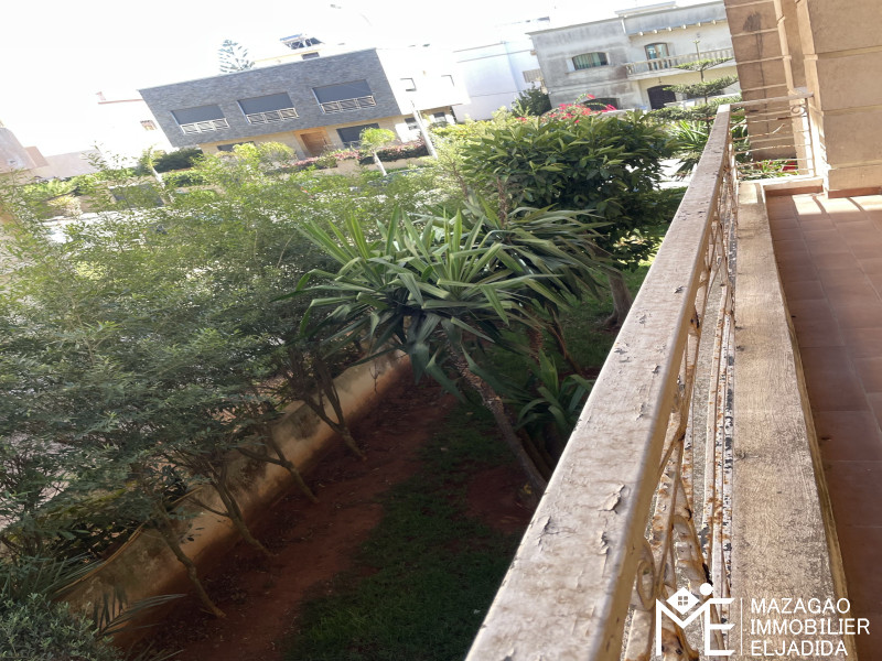 **À VENDRE – SPACIEUX APPARTEMENT DE 120 m²**