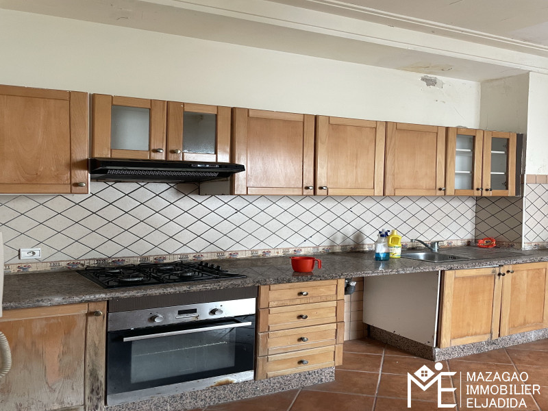 **À VENDRE – SPACIEUX APPARTEMENT DE 120 m²**