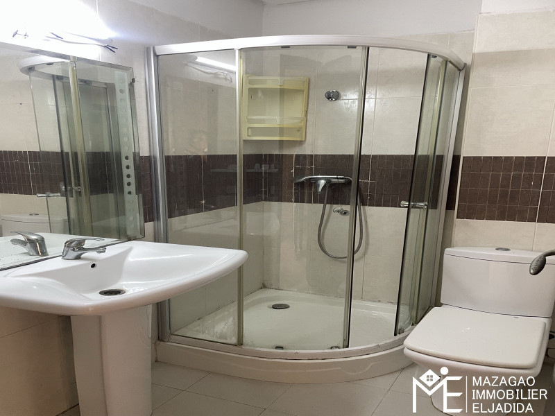 **À VENDRE – SPACIEUX APPARTEMENT DE 120 m²**