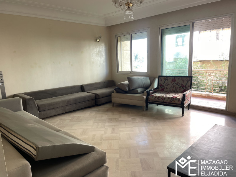 **À VENDRE – SPACIEUX APPARTEMENT DE 120 m²**